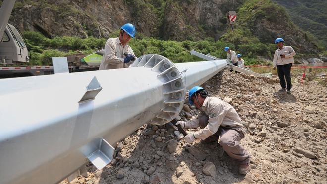 利物浦发布客战亚特兰大海报：范迪克、迪亚斯、埃利奥特出镜